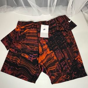 Nike Legging in Orange/Black Pattern NWT
